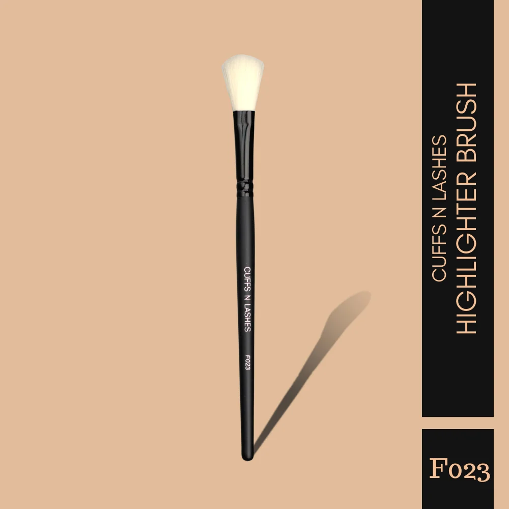 Cuffs N Lashes Makup Brush, F023 Highlighter Brush - Image 3